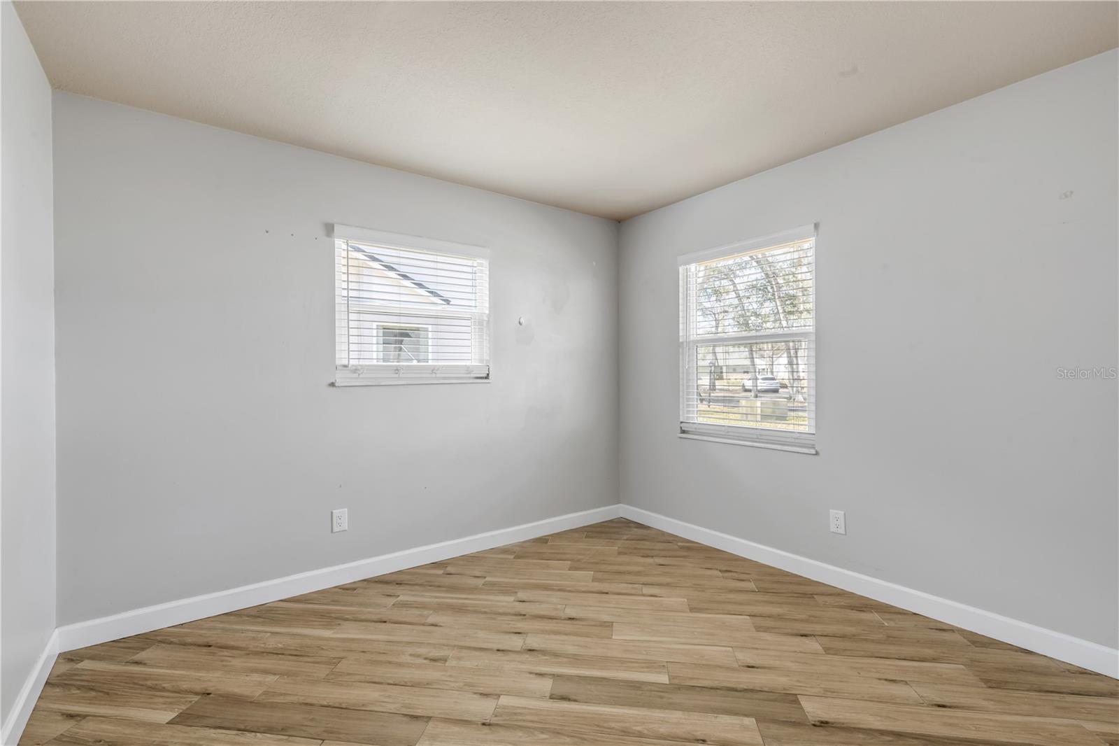 Image 28 of 50 For 240 Bob White Court 240