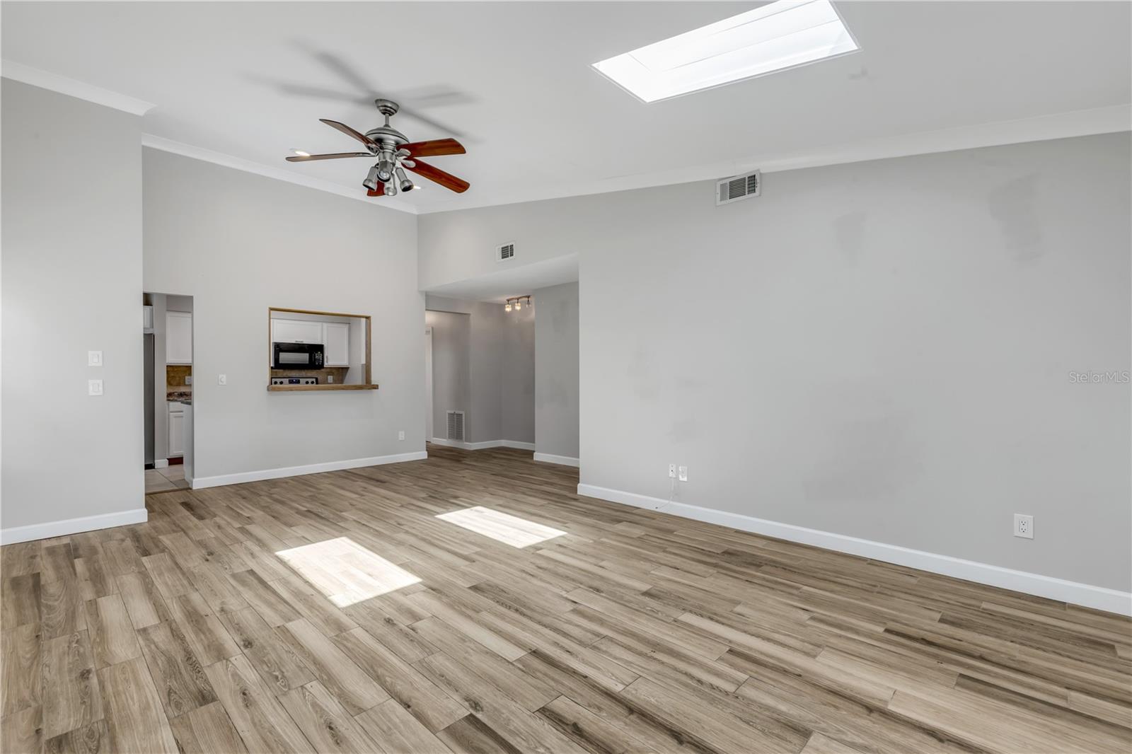 Image 8 of 50 For 240 Bob White Court 240