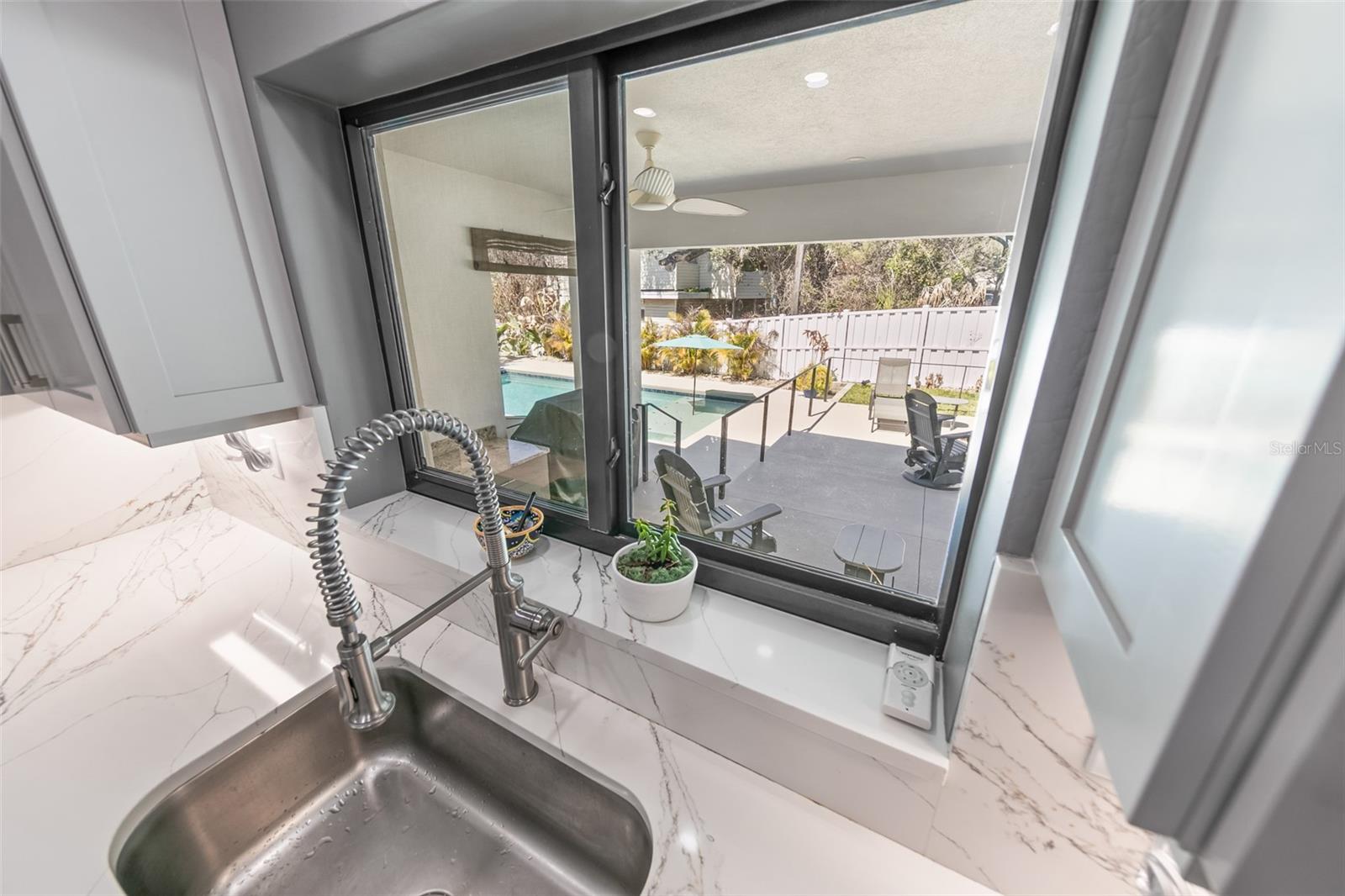 Image 10 of 46 For 2 Pleasant View Circle