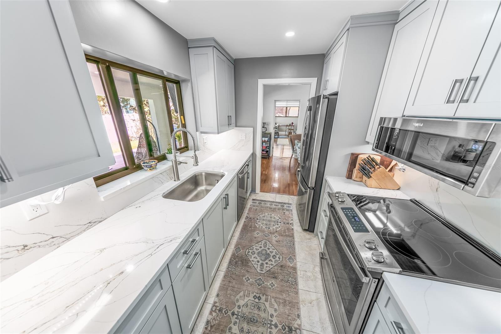 Image 11 of 46 For 2 Pleasant View Circle