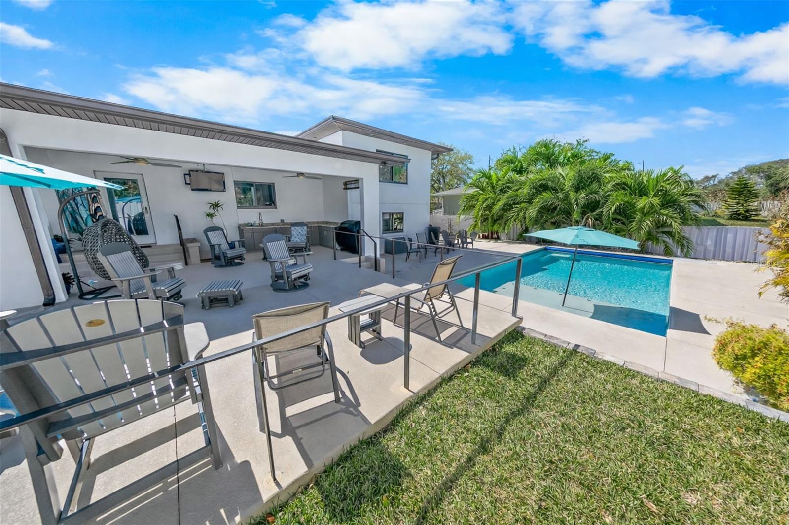 Image 14 of 46 For 2 Pleasant View Circle