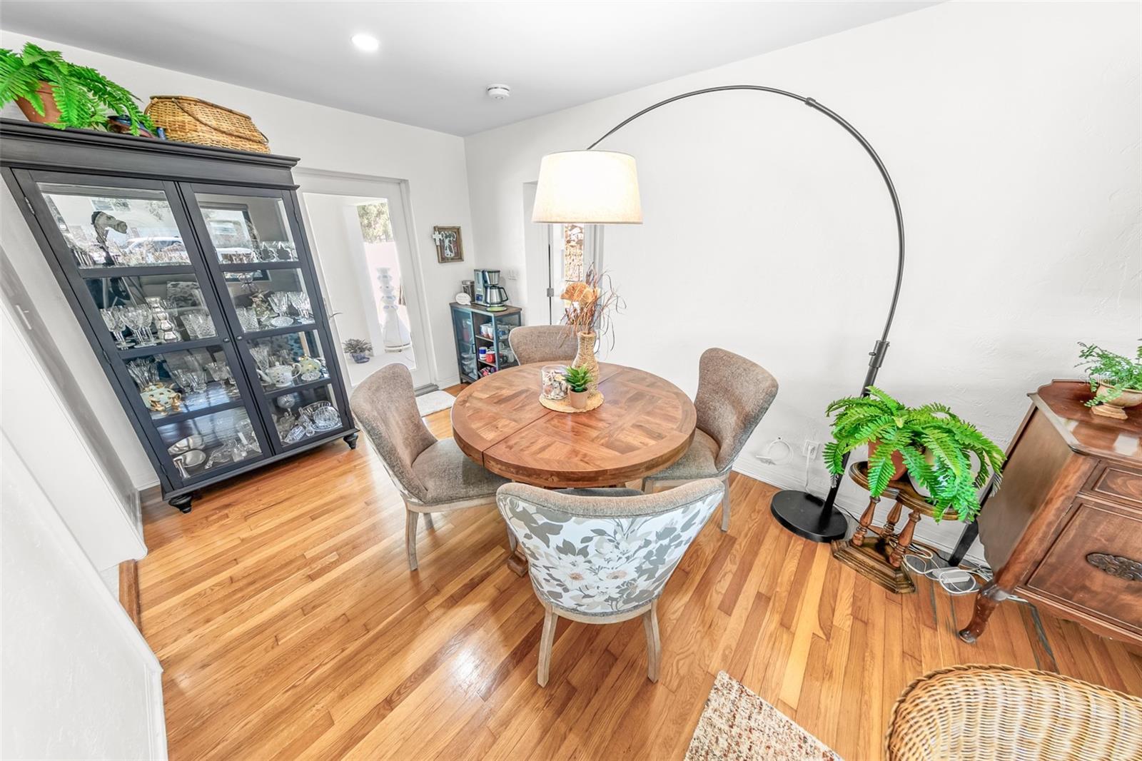 Image 16 of 46 For 2 Pleasant View Circle