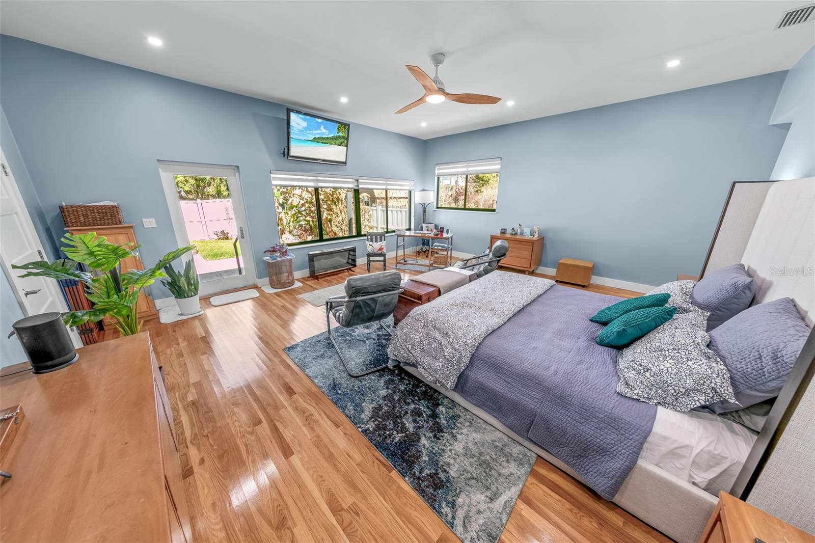 Image 21 of 46 For 2 Pleasant View Circle