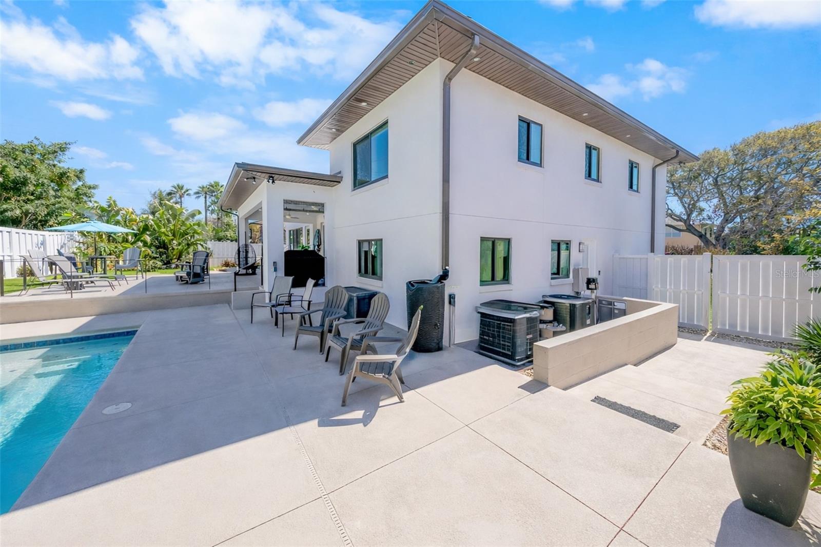 Image 32 of 46 For 2 Pleasant View Circle