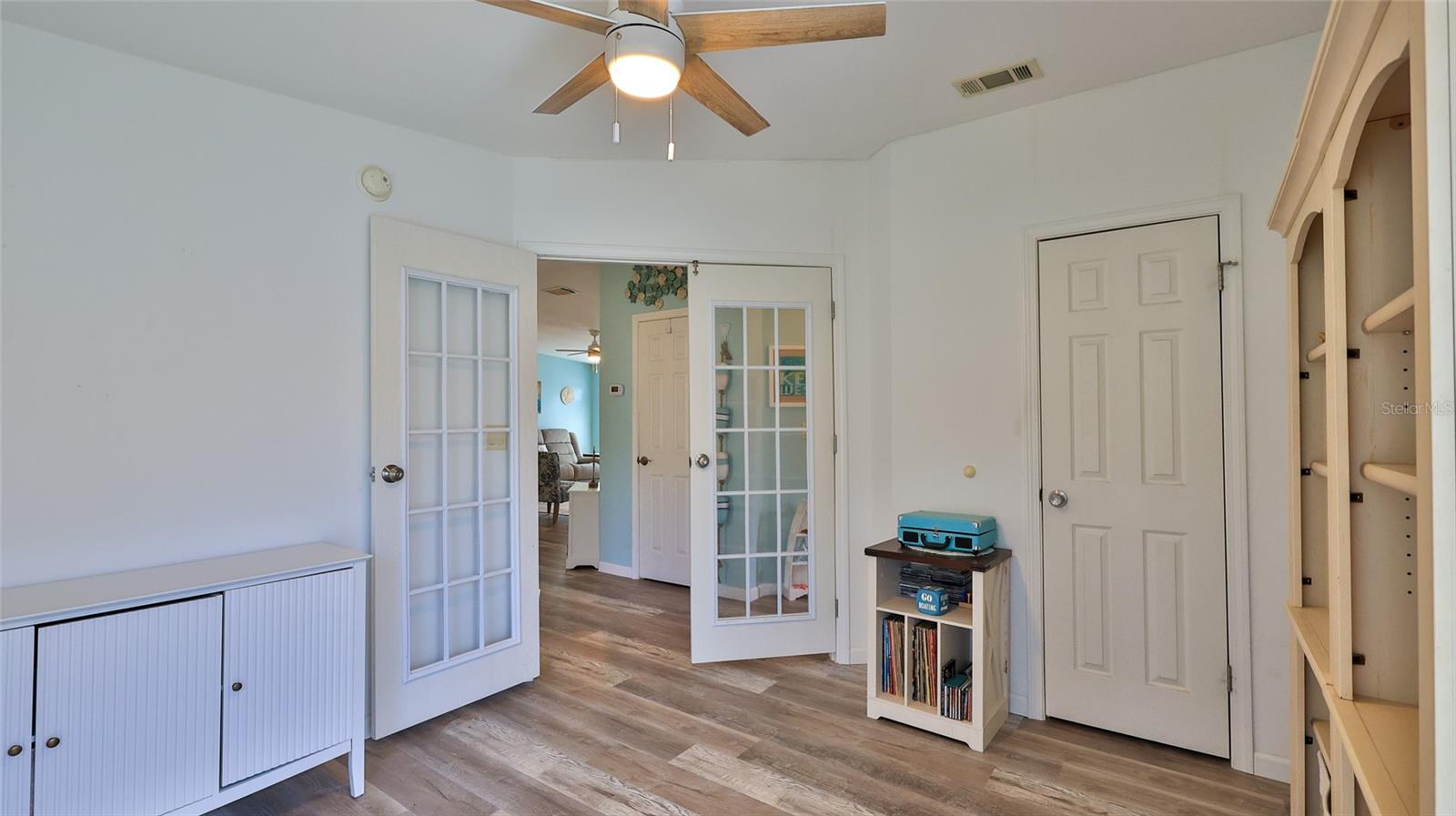 Image 17 of 50 For 317 Water Landing Drive