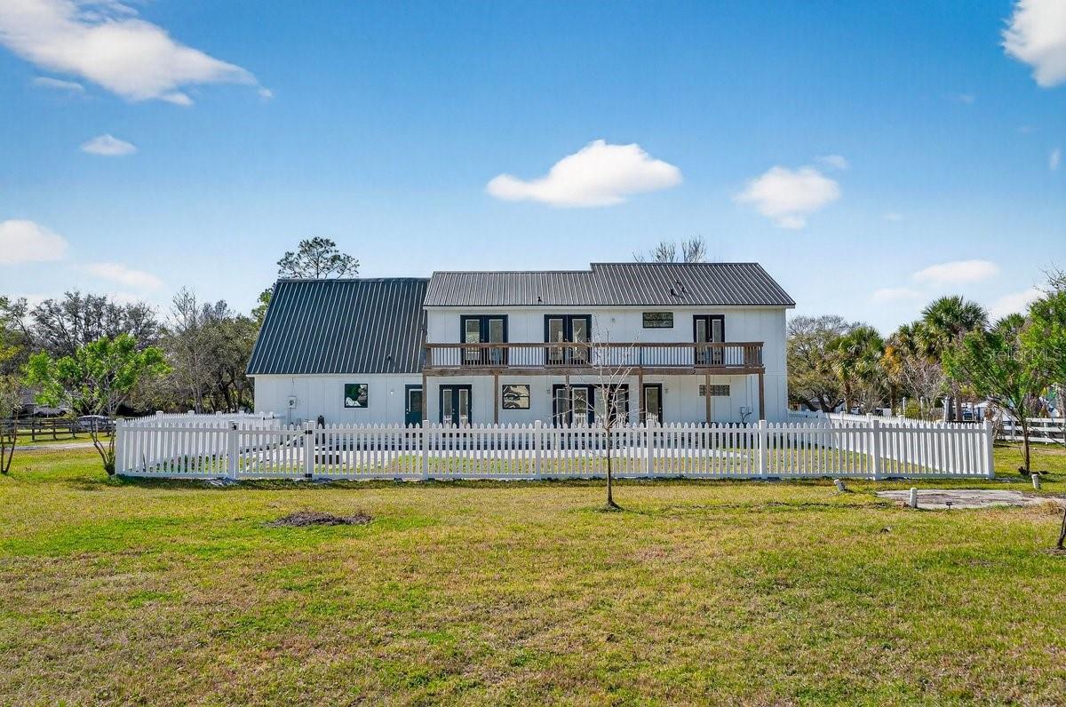 Image 10 of 70 For 425 Country Circle Drive E