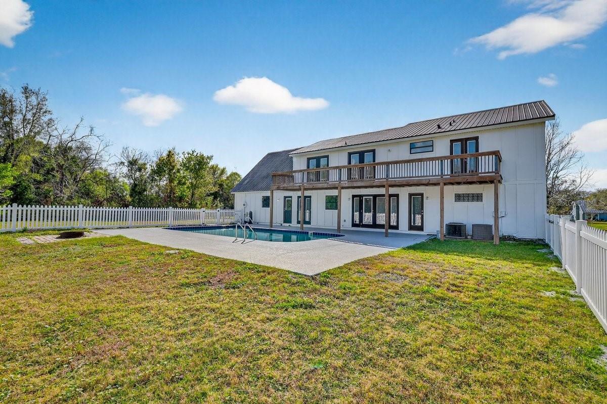 Image 12 of 70 For 425 Country Circle Drive E