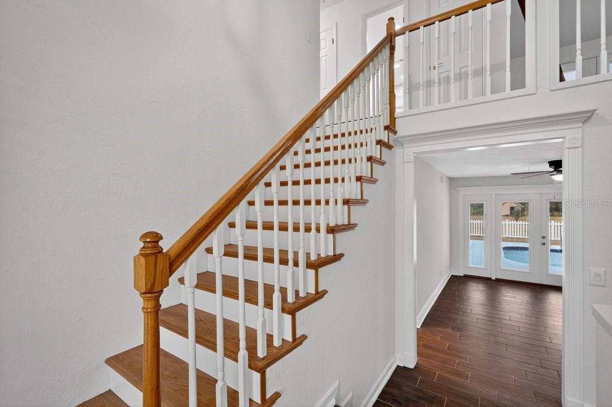 Image 22 of 70 For 425 Country Circle Drive E