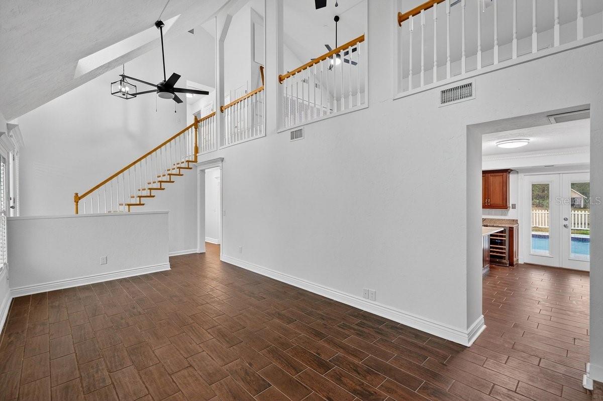 Image 26 of 70 For 425 Country Circle Drive E