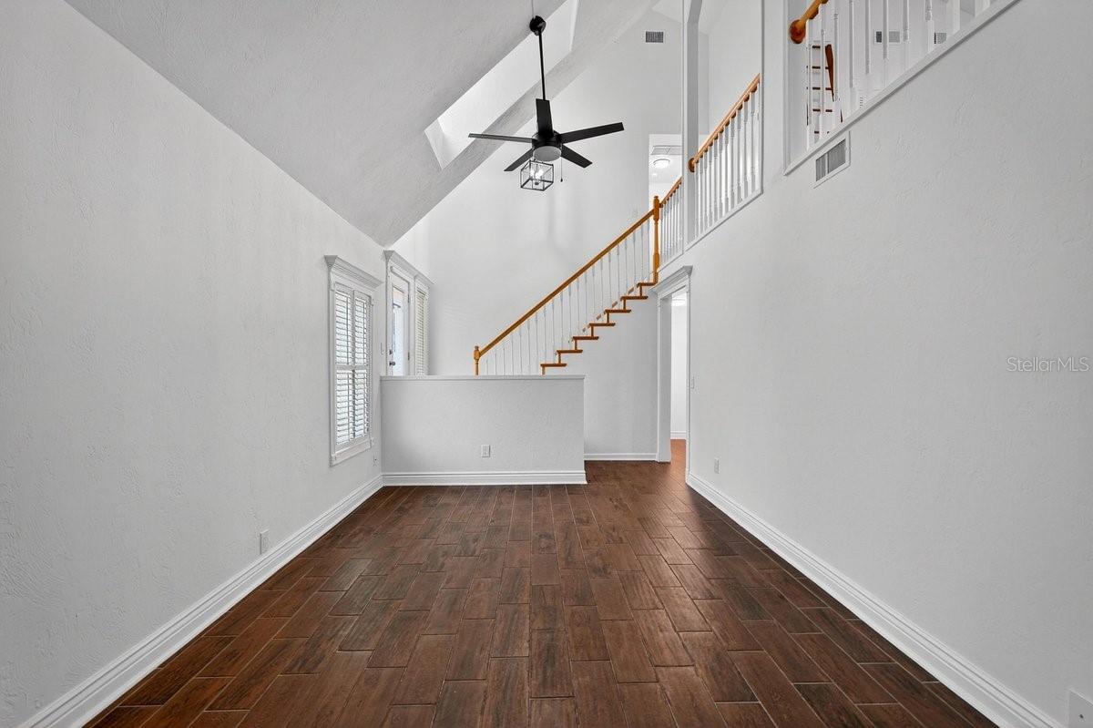 Image 27 of 70 For 425 Country Circle Drive E