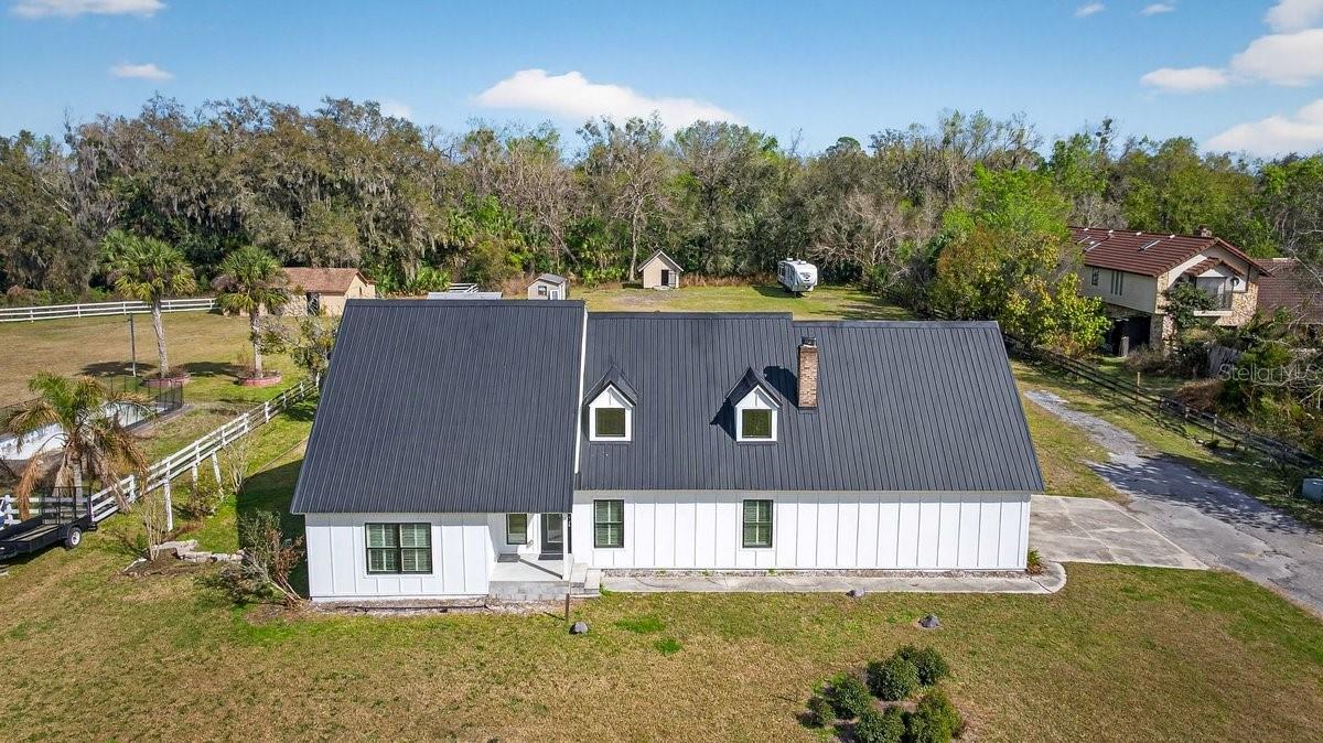 Image 3 of 70 For 425 Country Circle Drive E