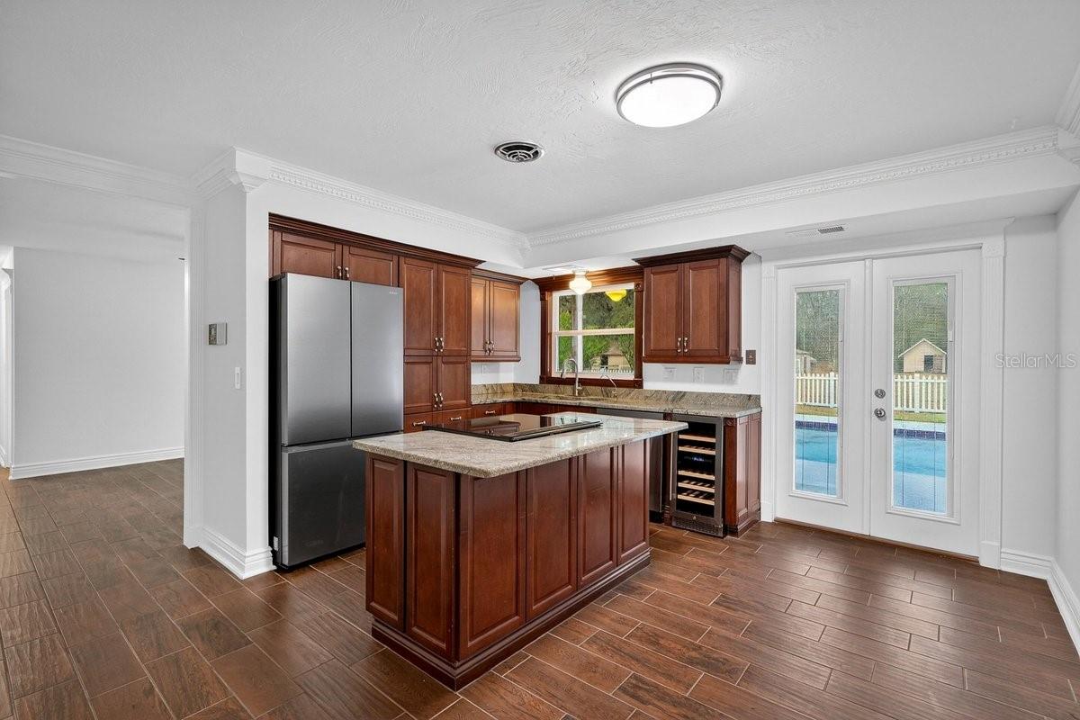 Image 30 of 70 For 425 Country Circle Drive E