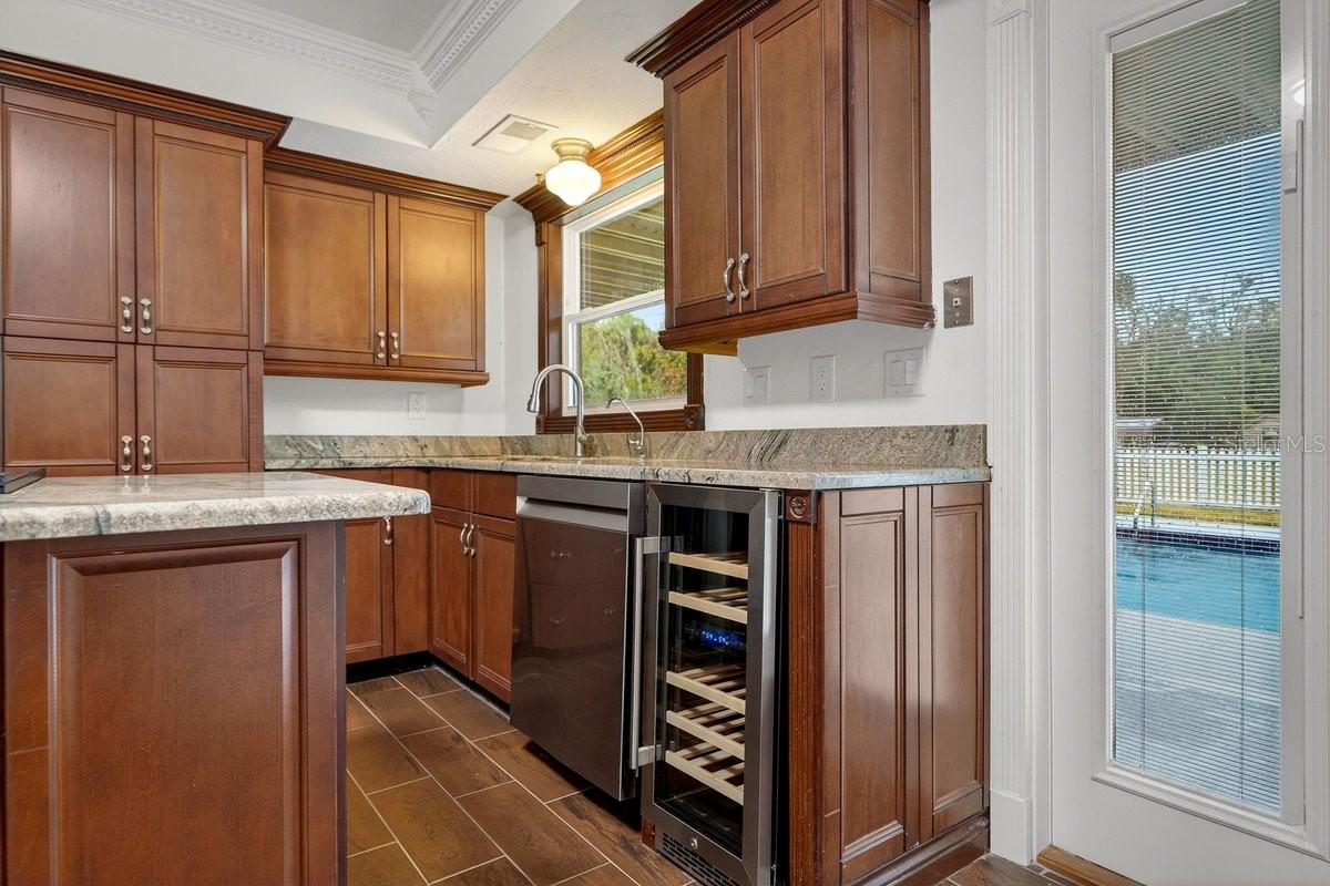 Image 33 of 70 For 425 Country Circle Drive E