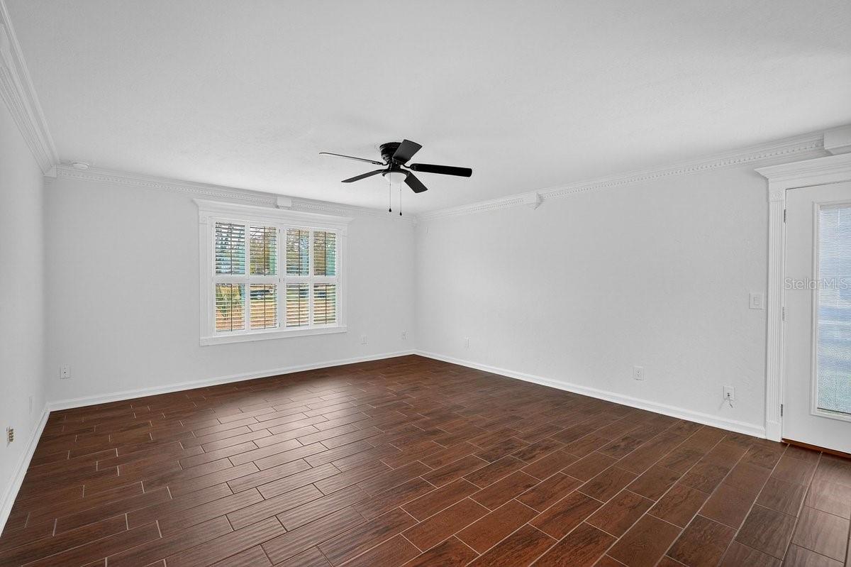 Image 35 of 70 For 425 Country Circle Drive E