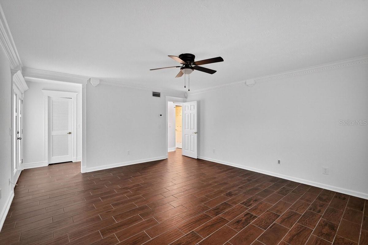 Image 37 of 70 For 425 Country Circle Drive E