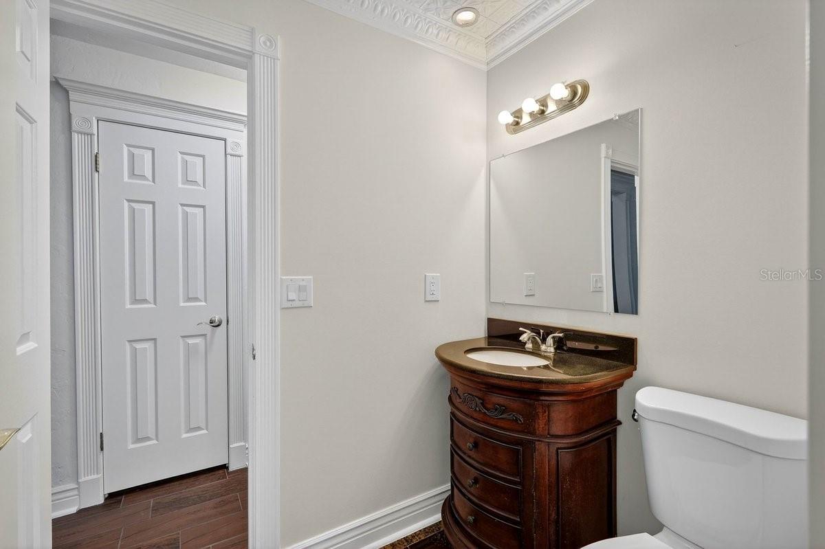 Image 43 of 70 For 425 Country Circle Drive E