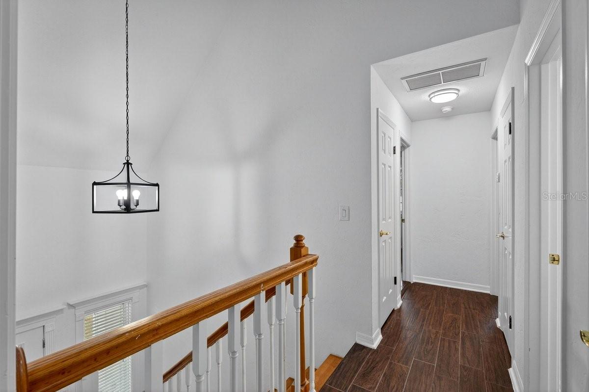 Image 45 of 70 For 425 Country Circle Drive E