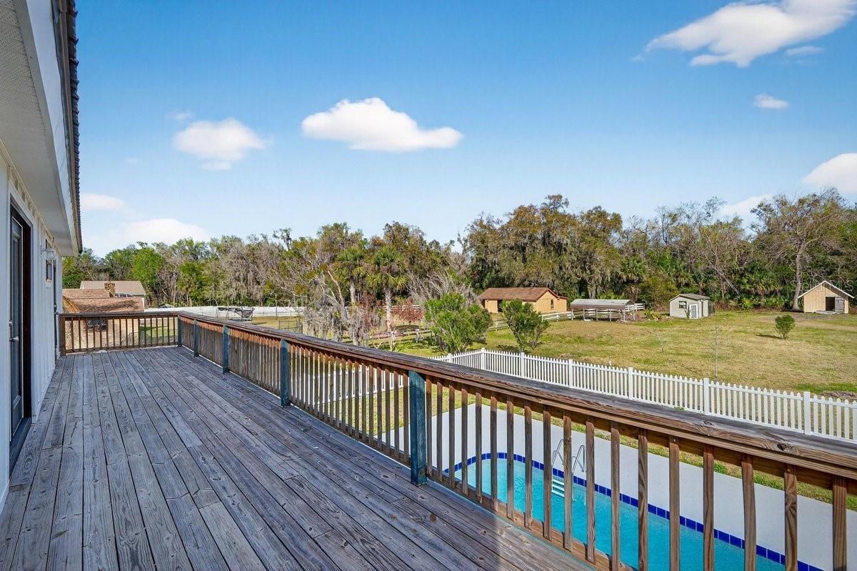 Image 51 of 70 For 425 Country Circle Drive E