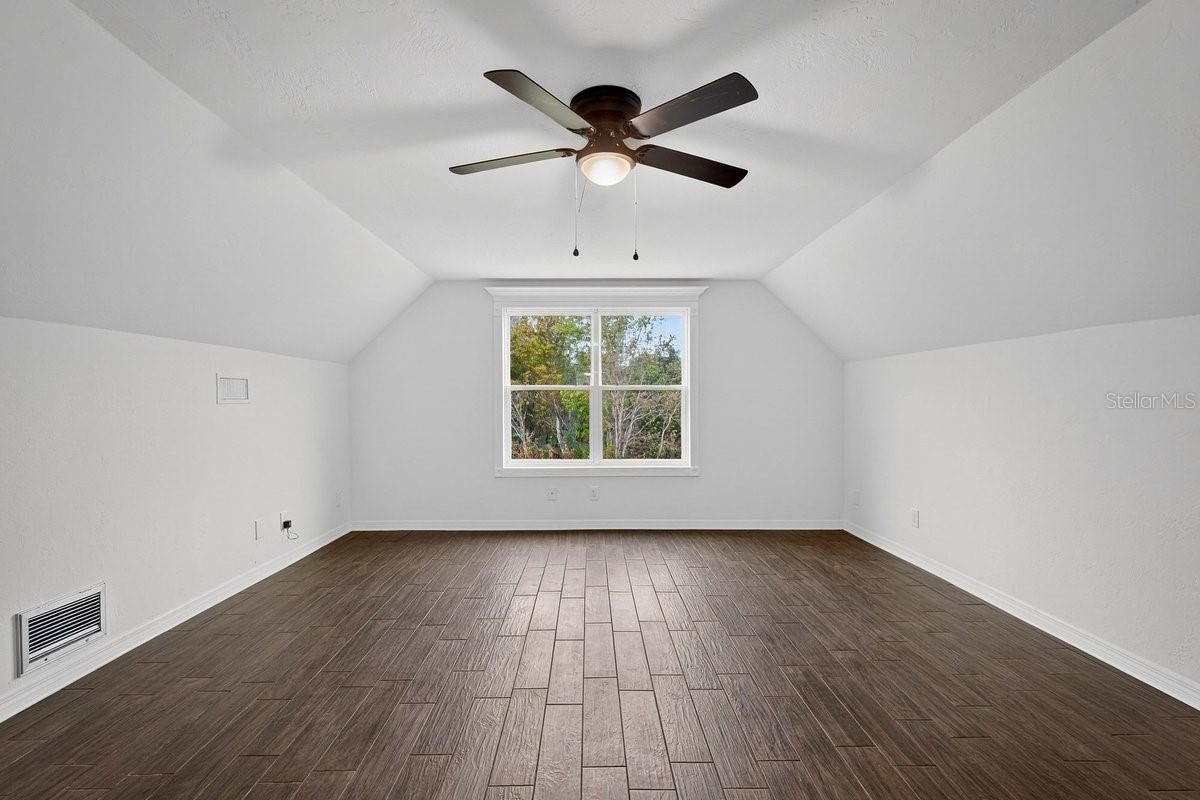 Image 56 of 70 For 425 Country Circle Drive E