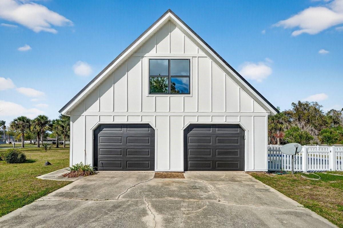 Image 6 of 70 For 425 Country Circle Drive E