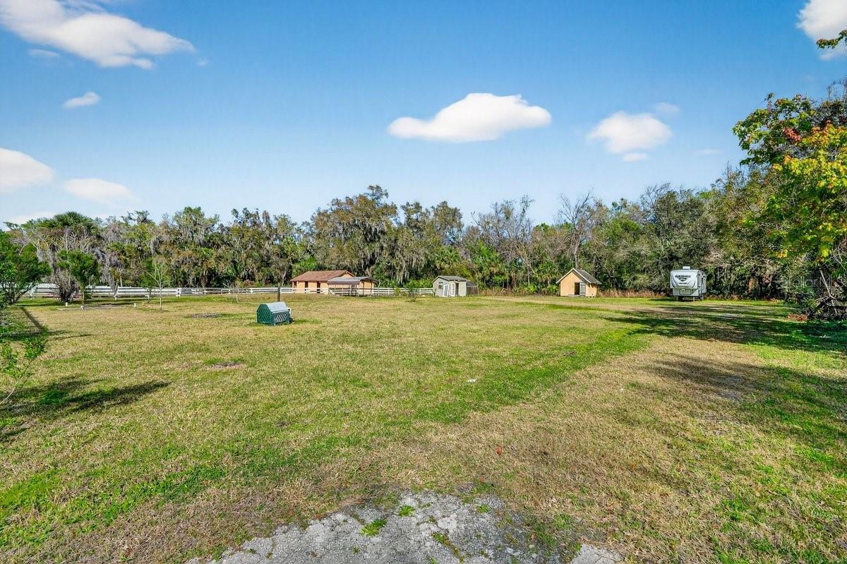 Image 62 of 70 For 425 Country Circle Drive E