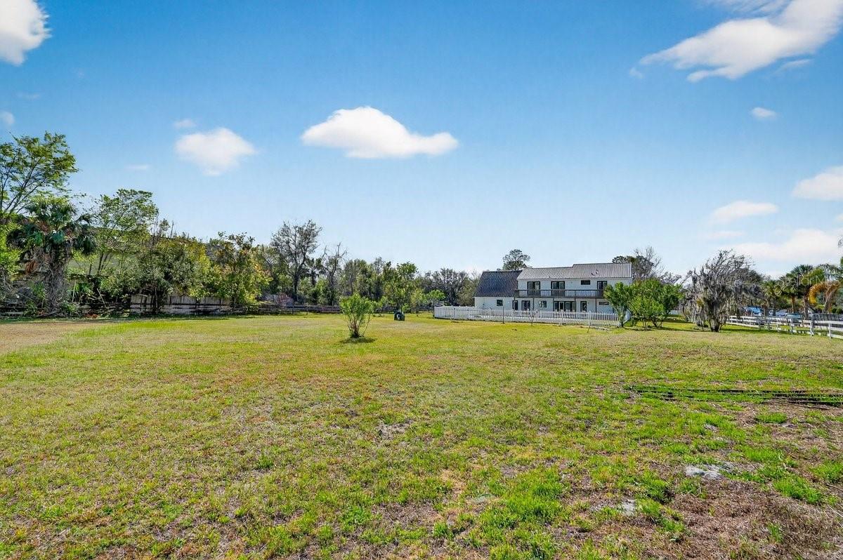 Image 63 of 70 For 425 Country Circle Drive E