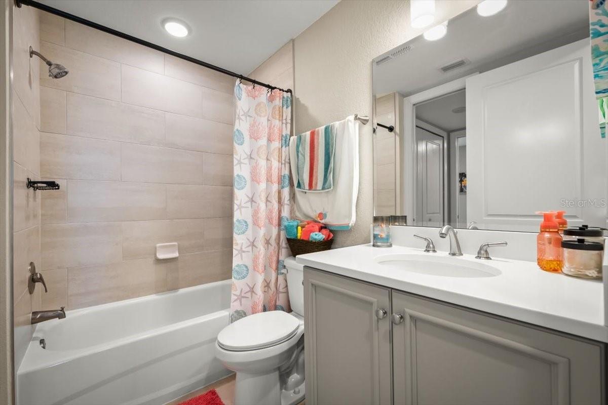 Image 10 of 63 For 1 Riverwalk Drive 303