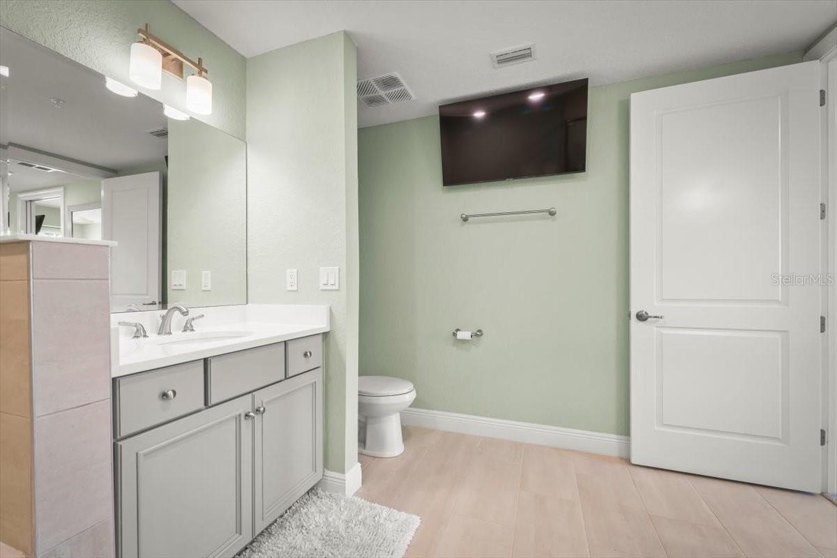 Image 34 of 63 For 1 Riverwalk Drive 303