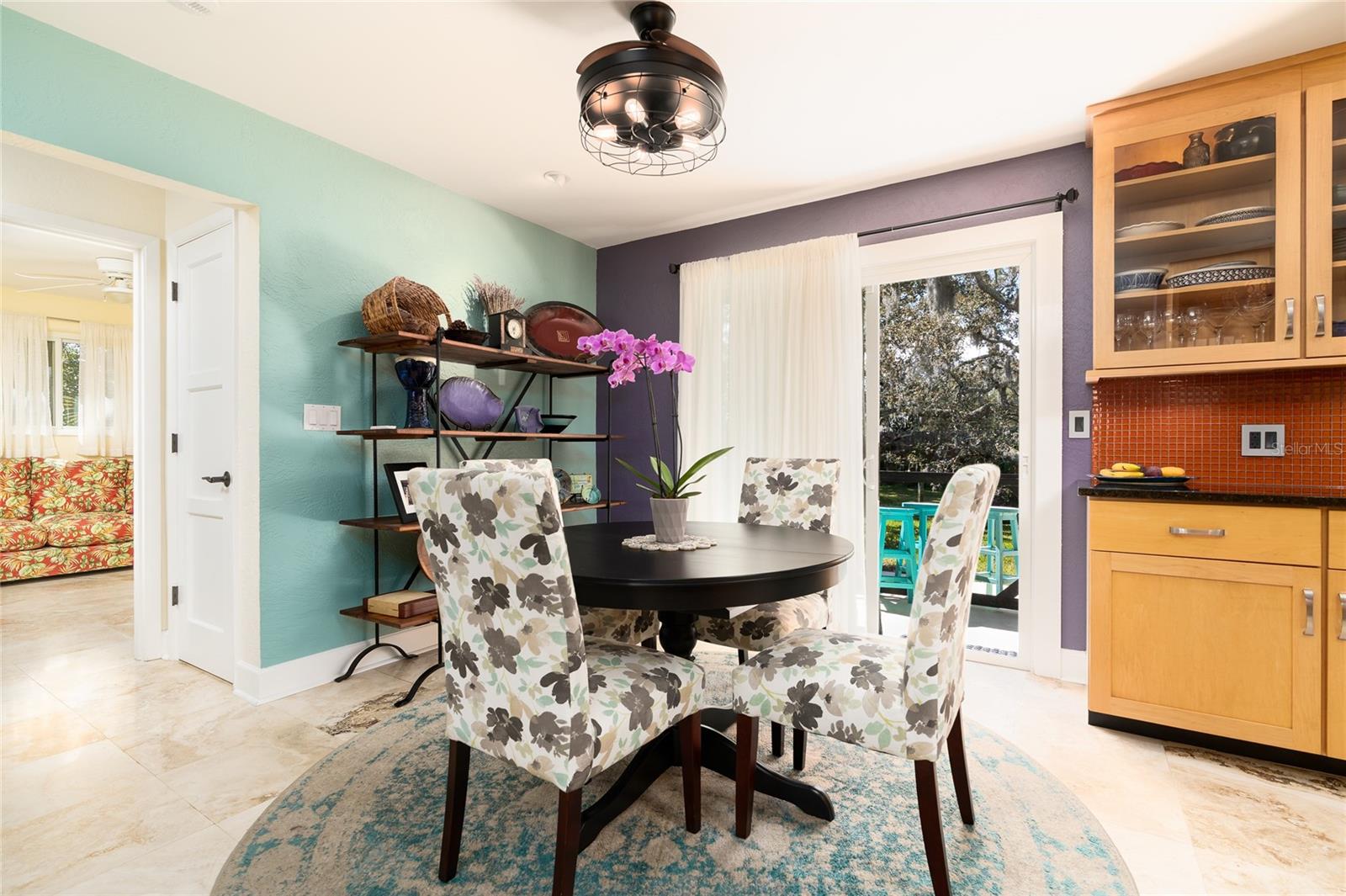 Image 14 of 44 For 1104 Riverside Drive