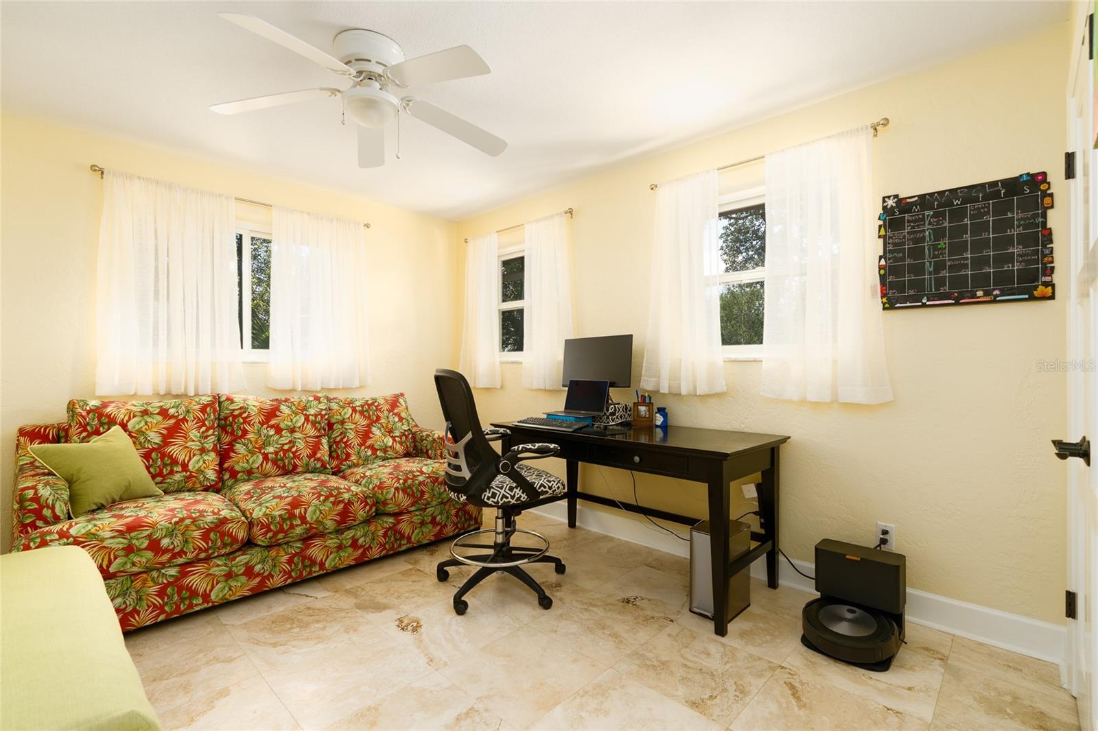 Image 19 of 44 For 1104 Riverside Drive