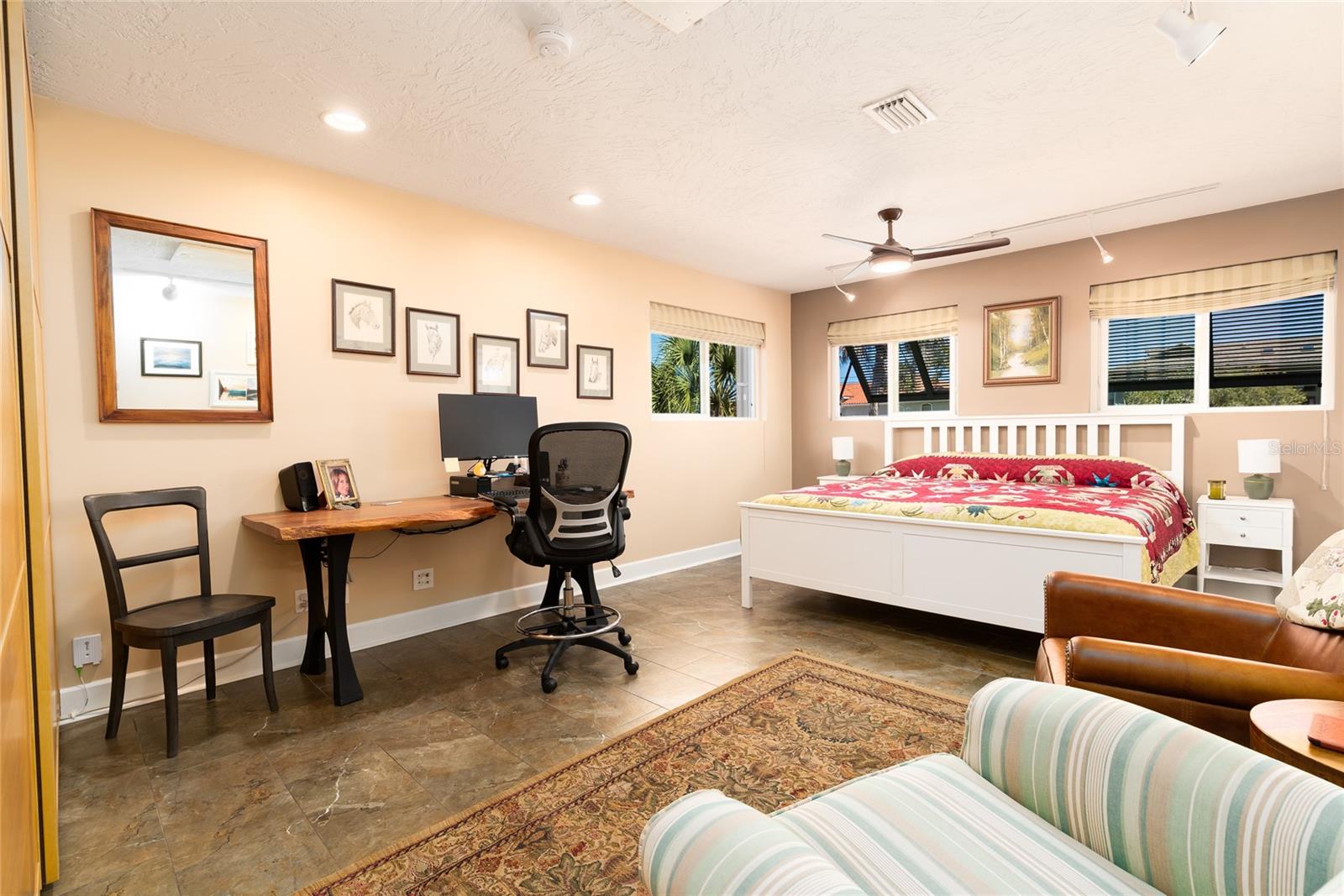 Image 22 of 44 For 1104 Riverside Drive