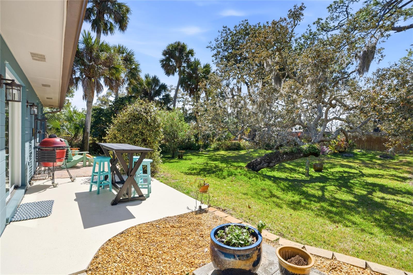 Image 27 of 44 For 1104 Riverside Drive