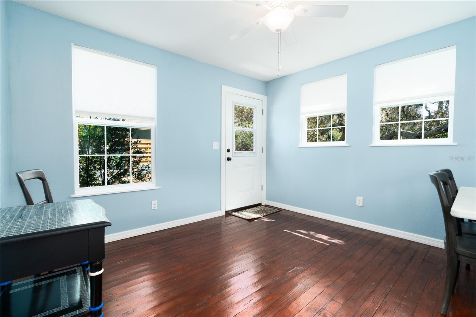 Image 34 of 44 For 1104 Riverside Drive