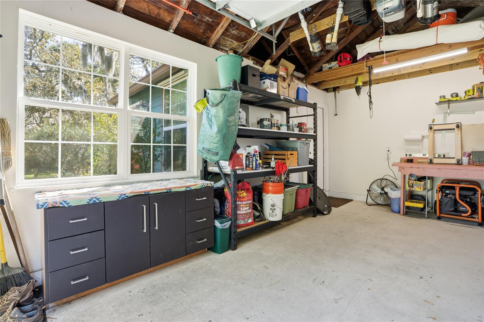 Image 36 of 44 For 1104 Riverside Drive