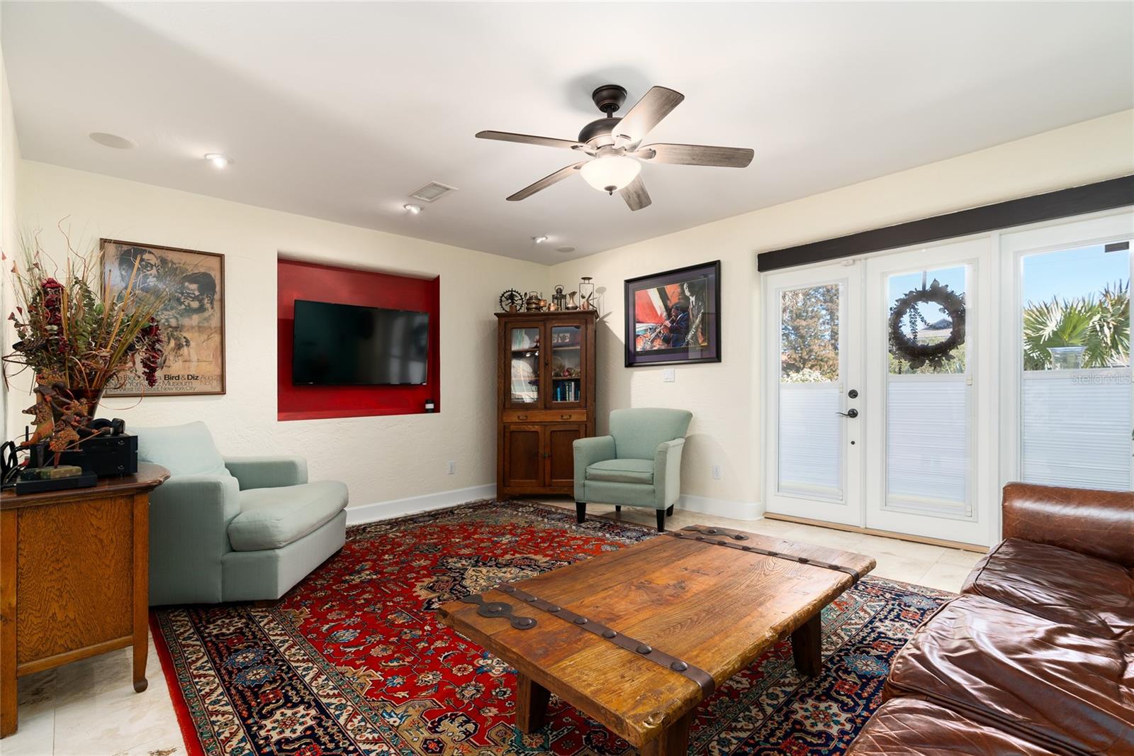 Image 7 of 44 For 1104 Riverside Drive