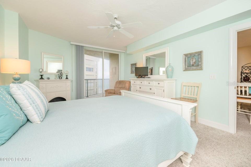 Image 15 of 38 For 4575 Atlantic Avenue 6502