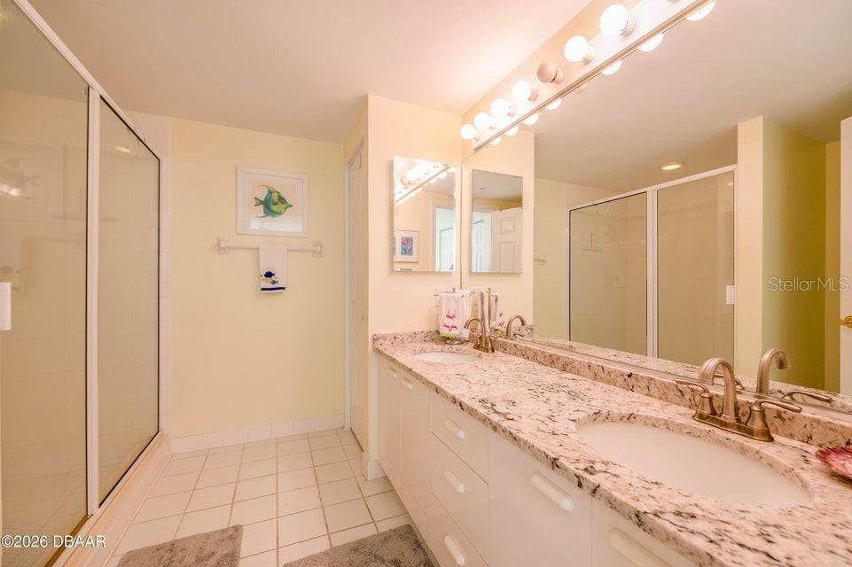 Image 26 of 38 For 4575 Atlantic Avenue 6502