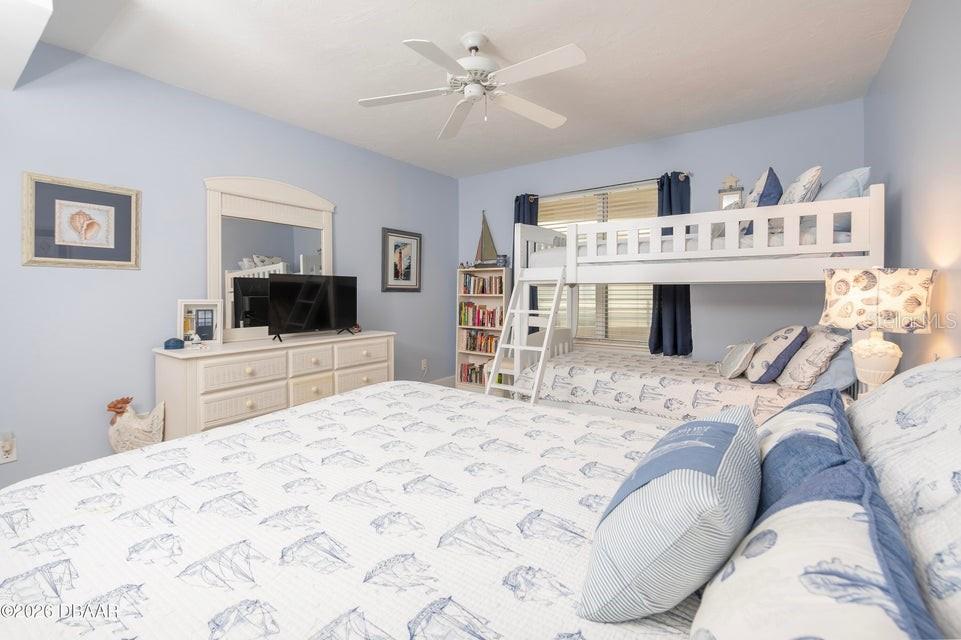 Image 30 of 38 For 4575 Atlantic Avenue 6502