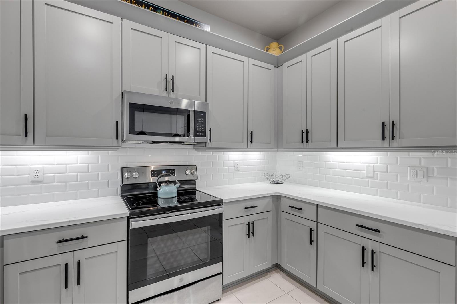 Image 21 of 86 For 13 Newhaven Lane