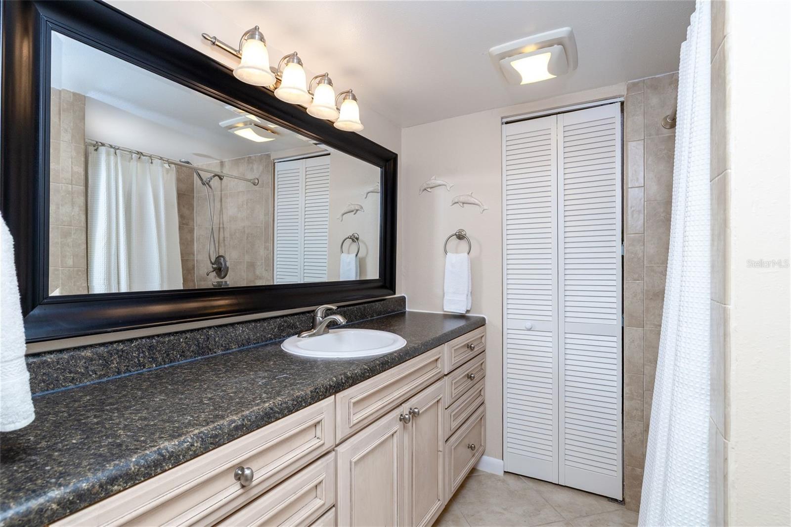 Image 7 of 33 For 4150 Atlantic Avenue 115d