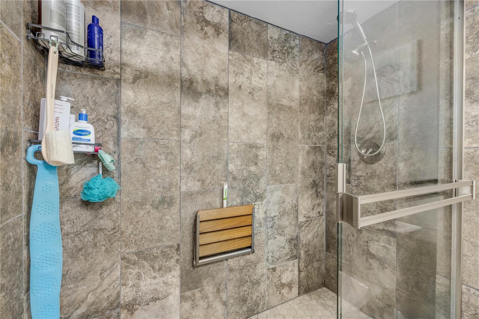 Image 13 of 50 For 2711 Pine Tree Drive