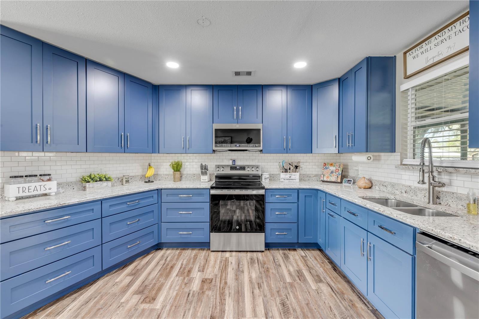 Image 25 of 50 For 2711 Pine Tree Drive