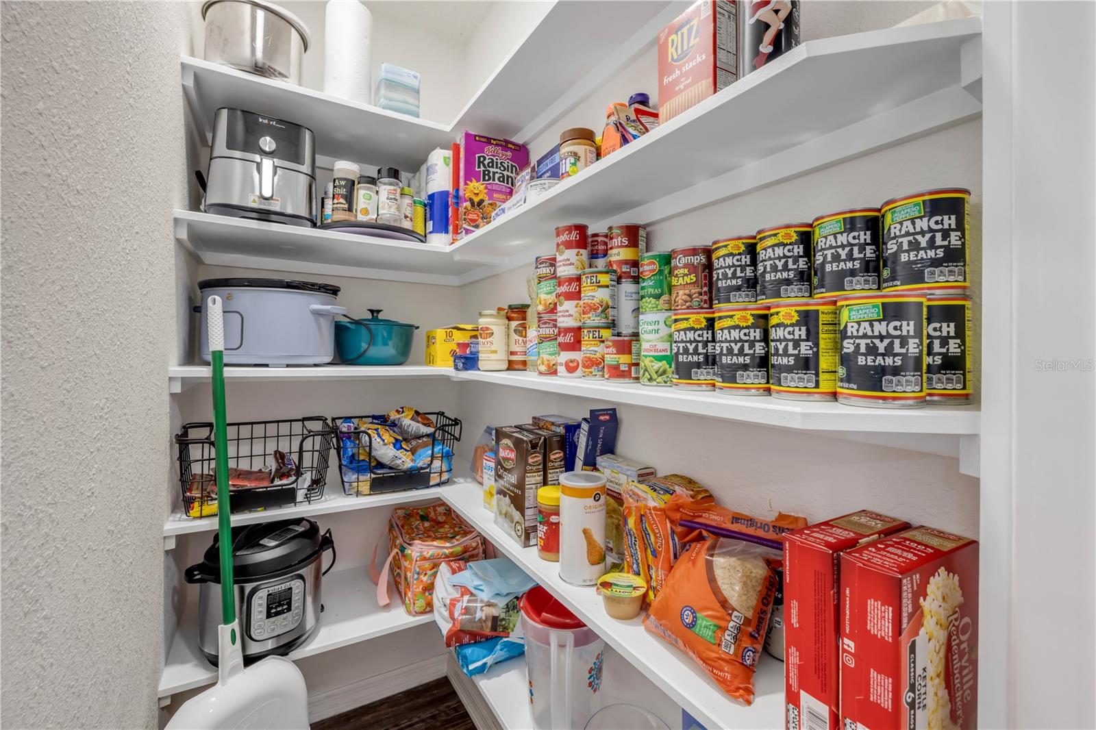 Image 32 of 50 For 2711 Pine Tree Drive