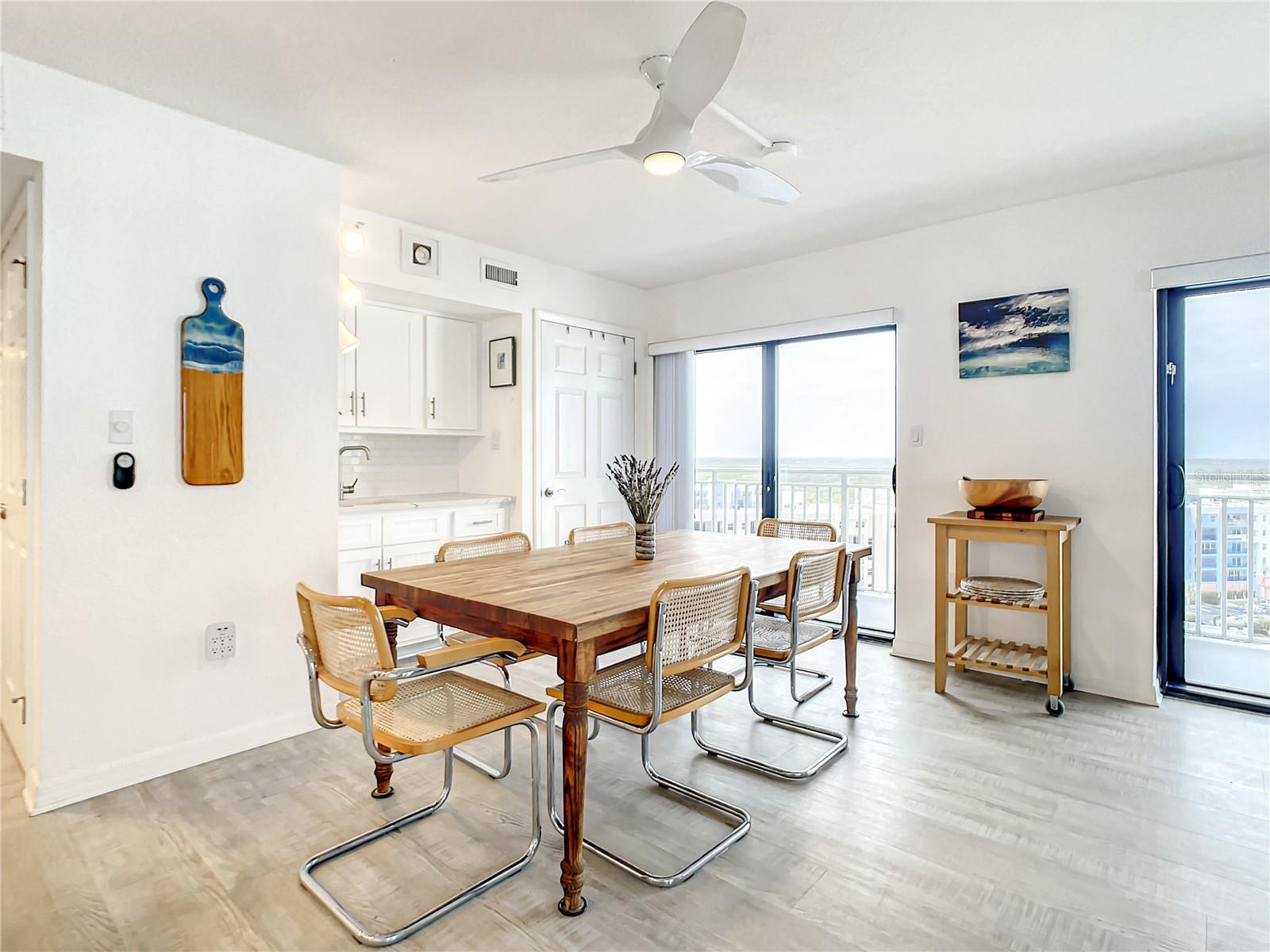 Image 12 of 54 For 5207 Atlantic Avenue 1021