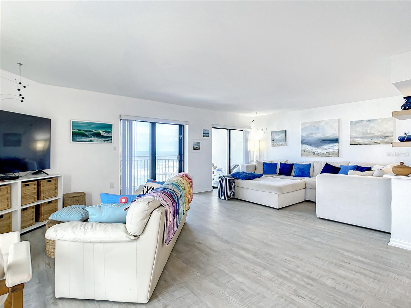 Image 14 of 54 For 5207 Atlantic Avenue 1021