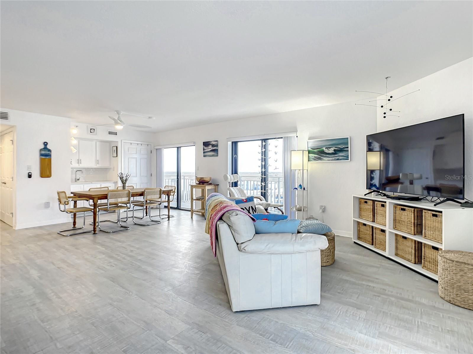 Image 15 of 54 For 5207 Atlantic Avenue 1021