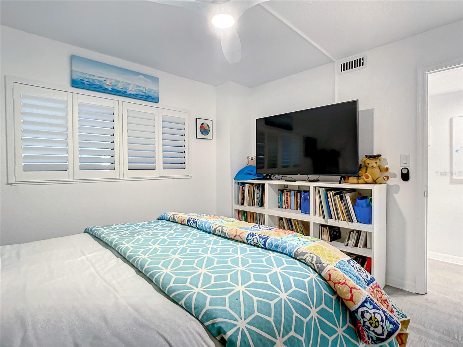 Image 31 of 54 For 5207 Atlantic Avenue 1021