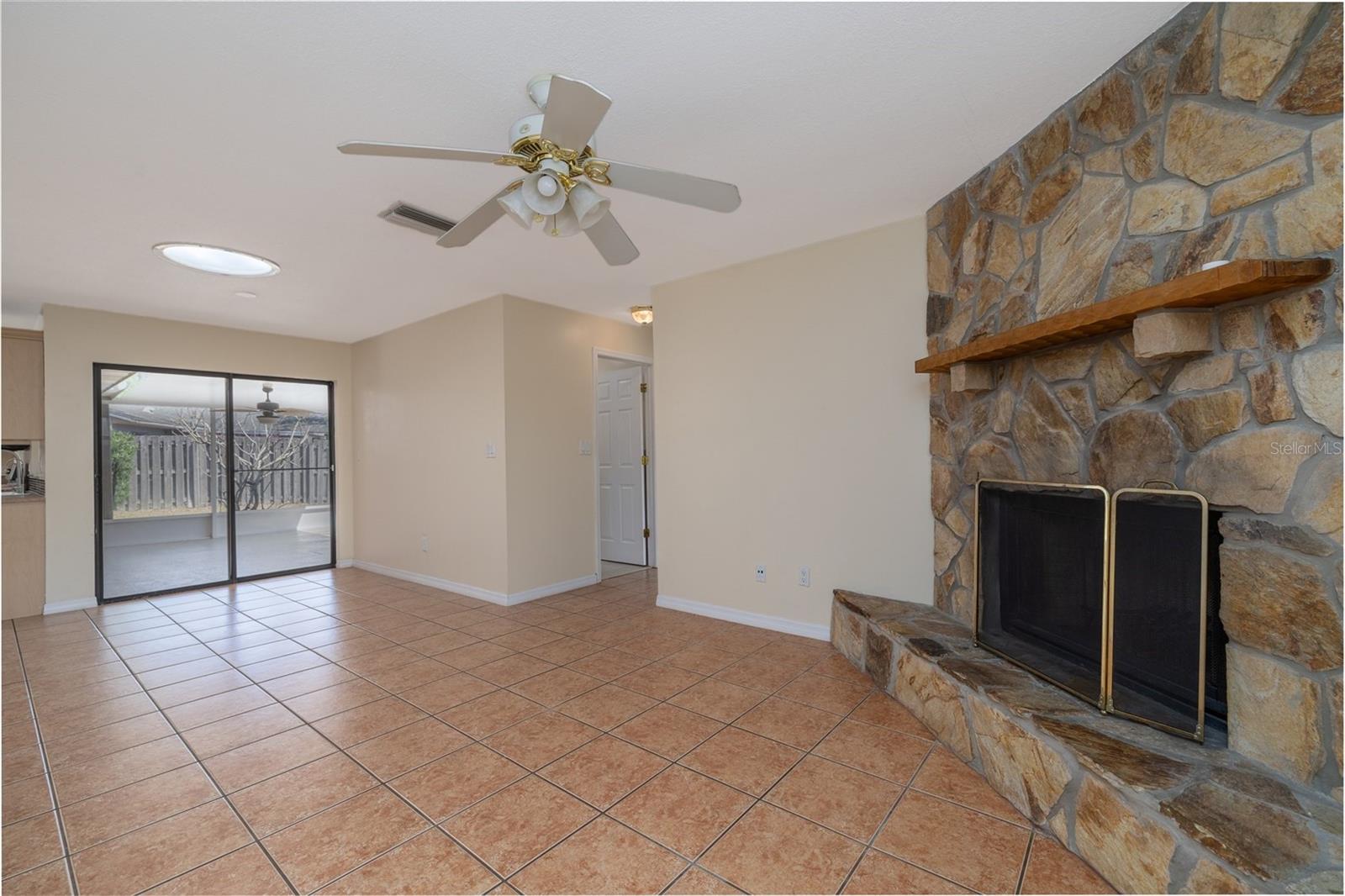 Image 12 of 28 For 756 Tumblebrook Drive