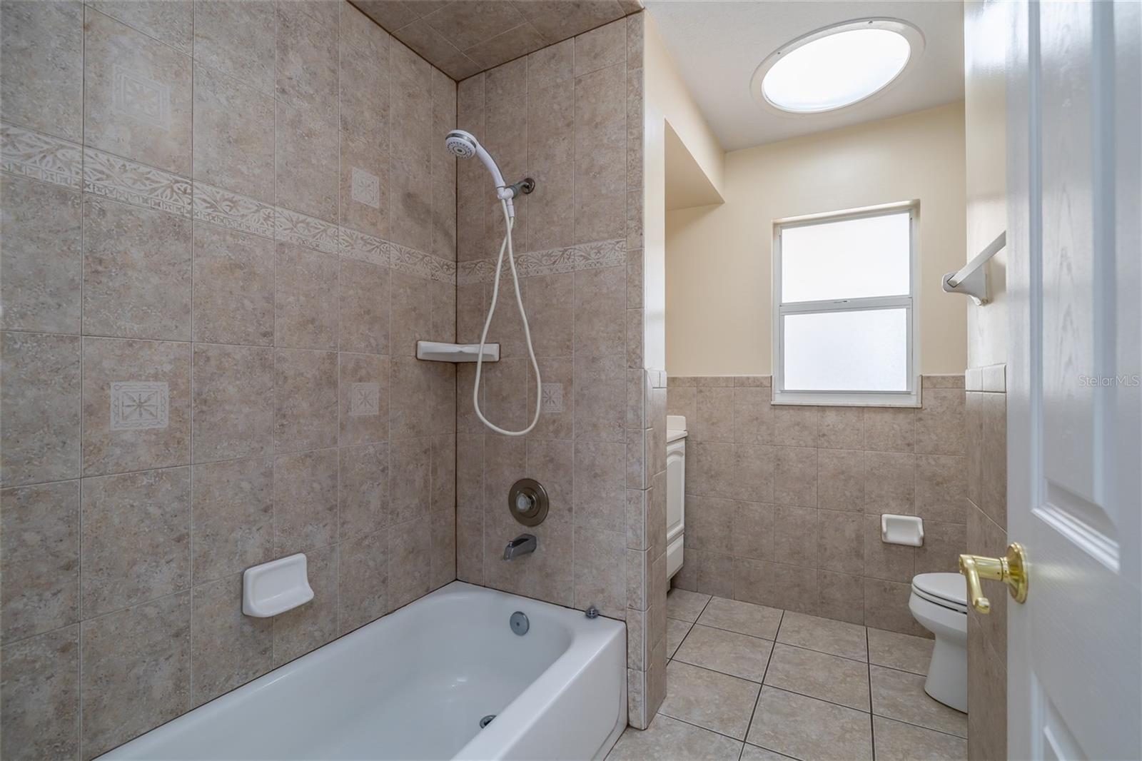 Image 20 of 28 For 756 Tumblebrook Drive