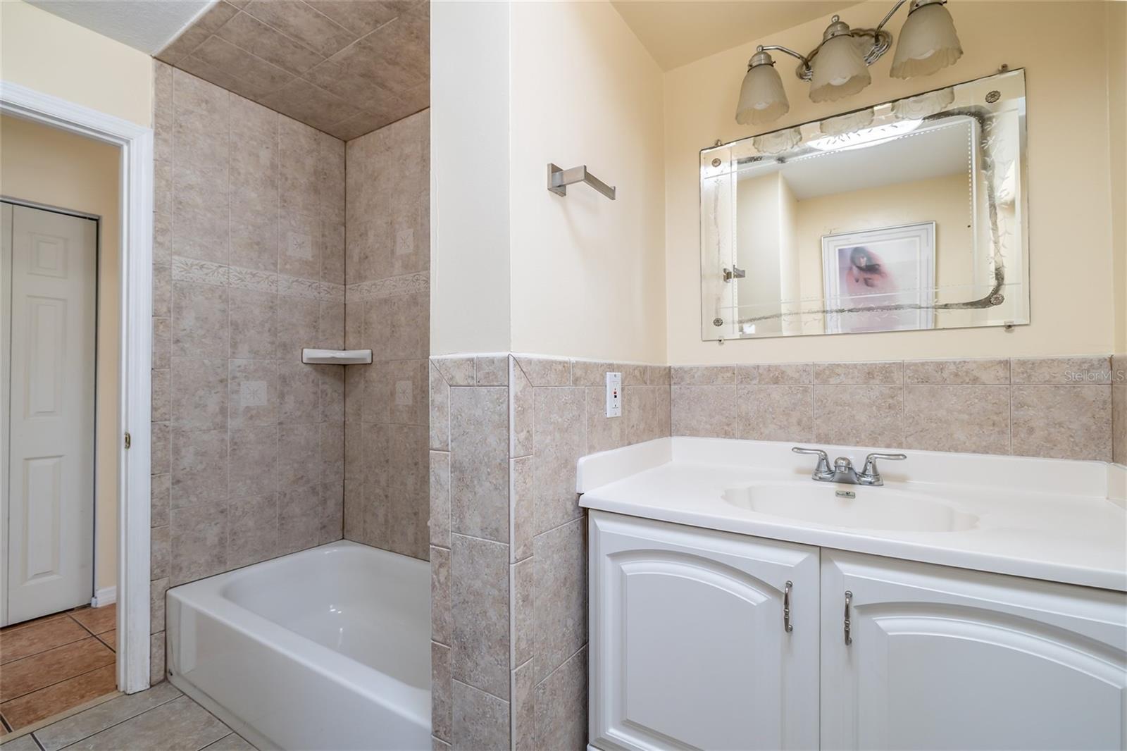 Image 21 of 28 For 756 Tumblebrook Drive